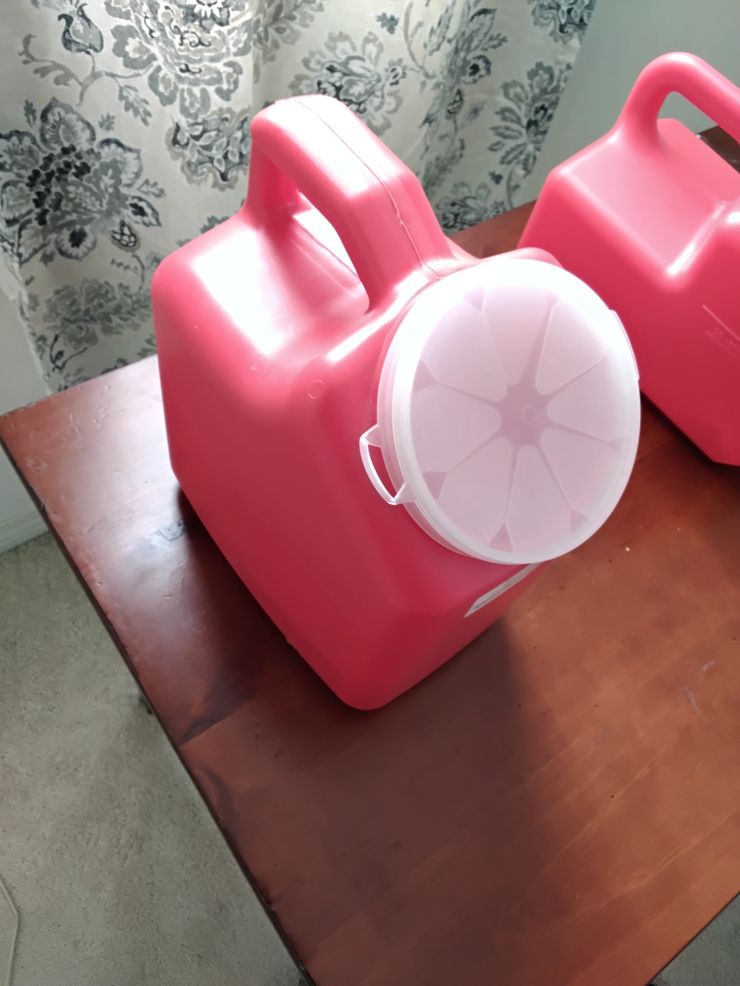 1 gallon sharp container, New