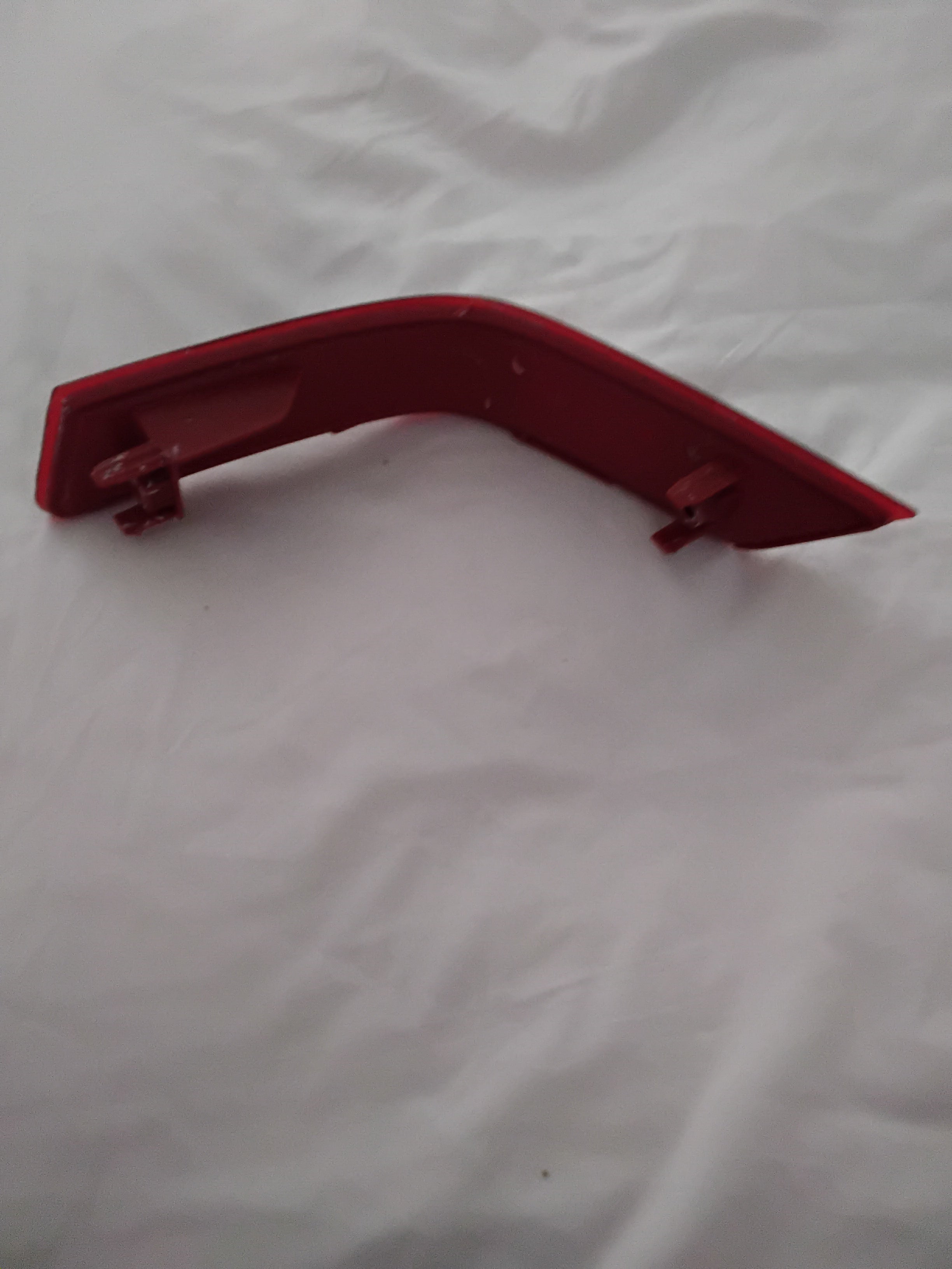 Right side refector light for Nissan rouge 2017-2020. Lightly used.