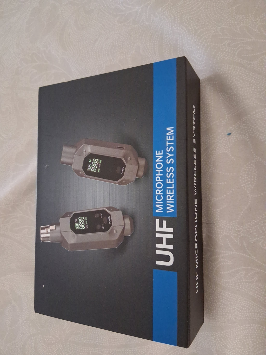 UHF wireless microphone connector