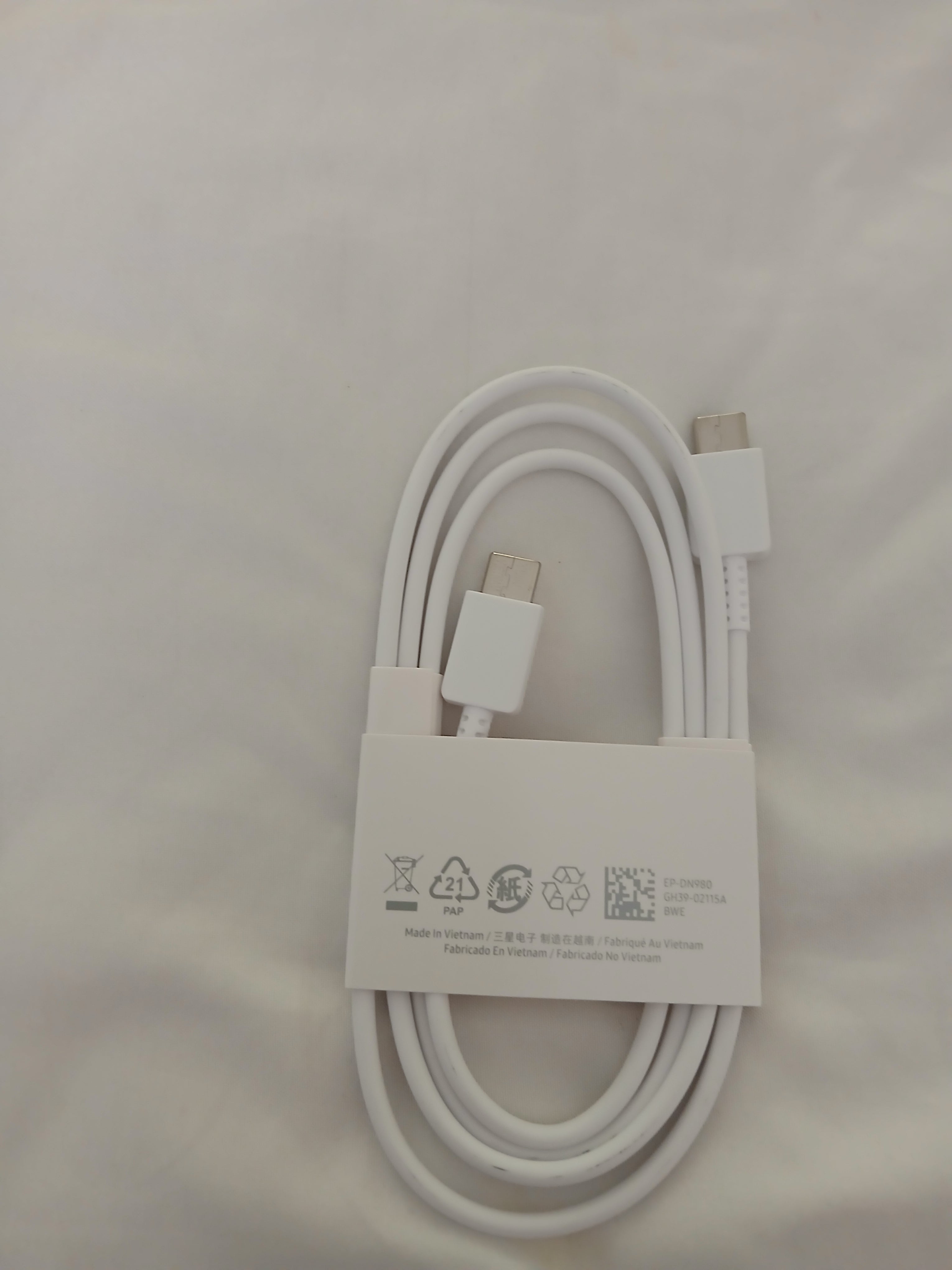 USB-C-auf-USB-C-Kabel, neu, 1,2 Meter