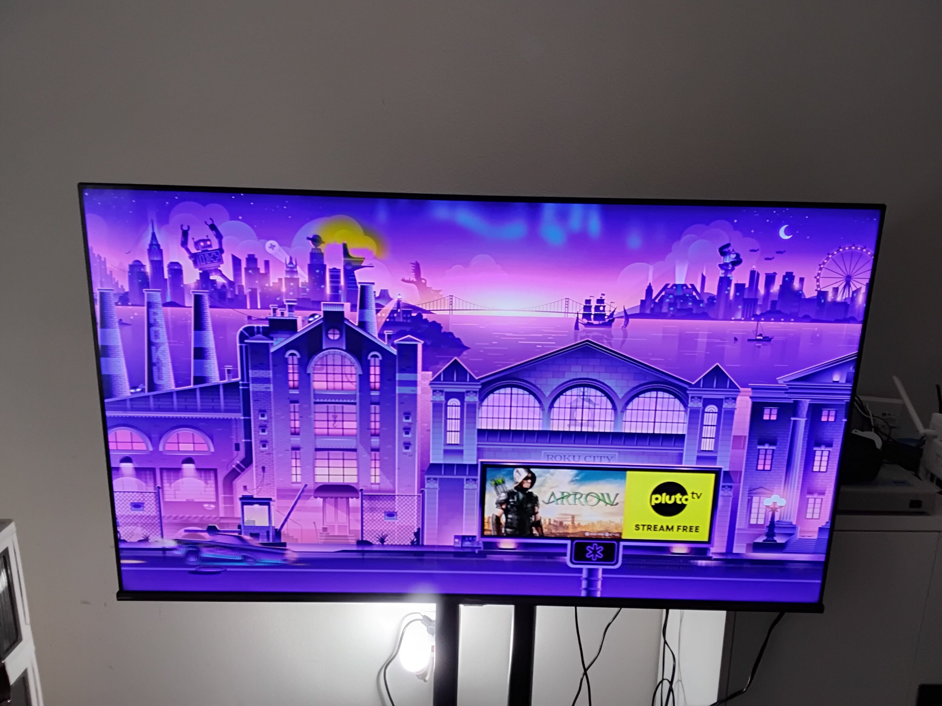 Hisen 55 inch 4k google TV with remote, like new, local pick up 92407.